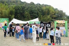 “浇”出一个新朋友，这个植树节天猫生鲜给露营换了个新姿势